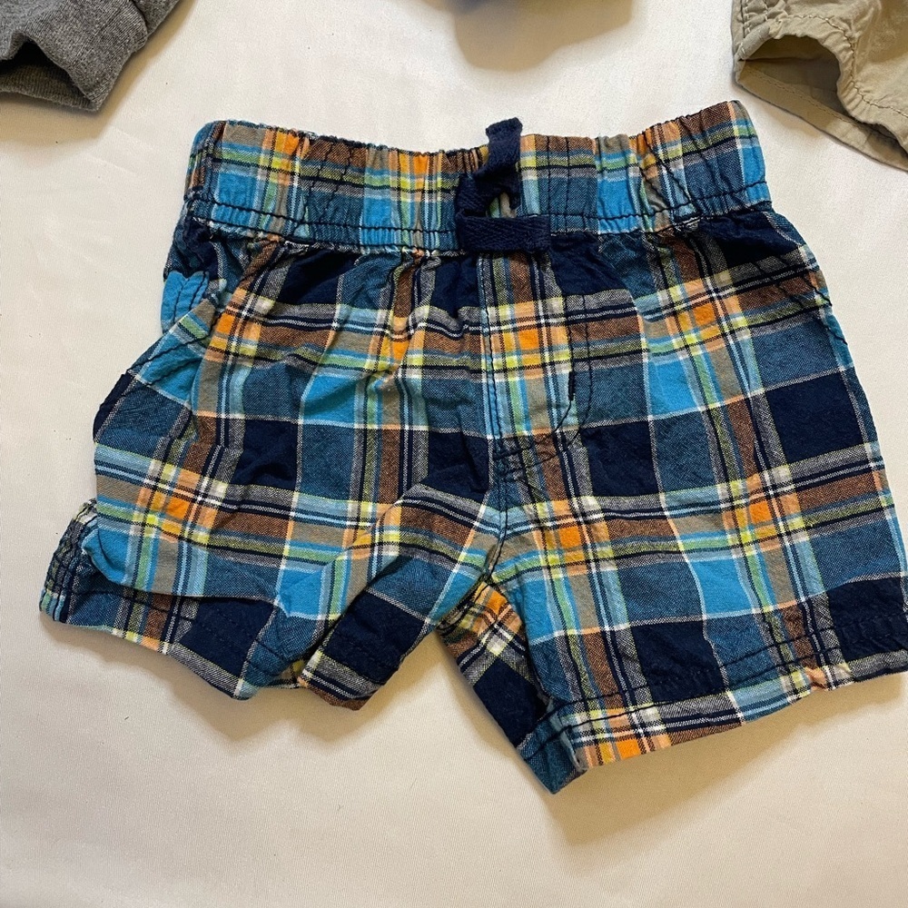 Boys set of 4 carters,Gerber, and children’s place size newborn-0-3M shirts pant - Picture 6 of 9